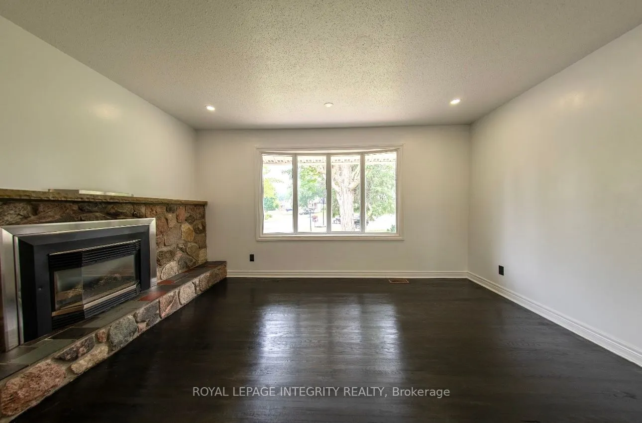27 Roberta Crescent