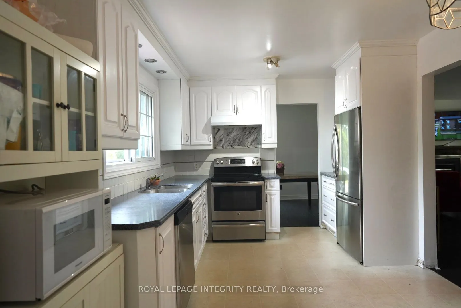 27 Roberta Crescent