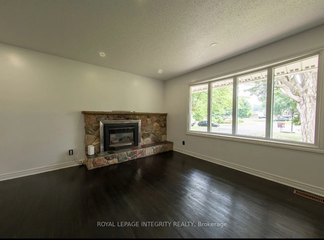 27 Roberta Crescent
