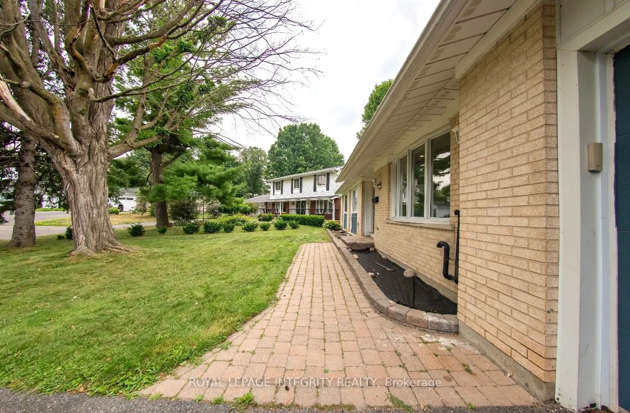 27 Roberta Crescent