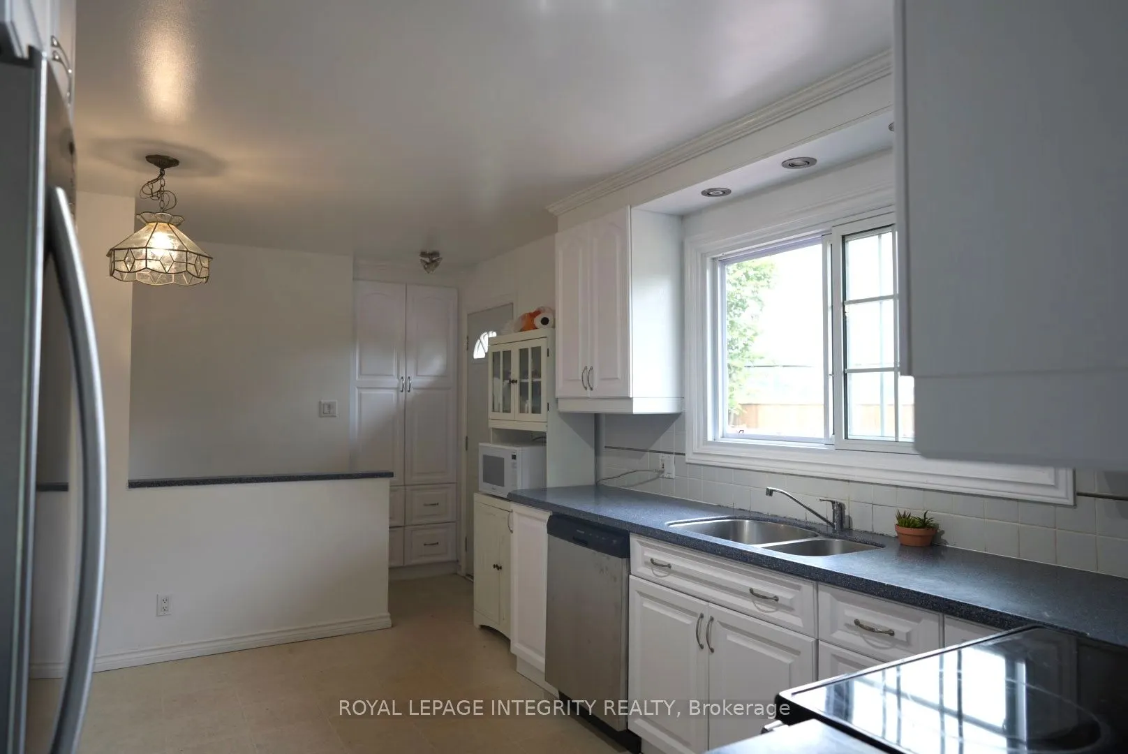 27 Roberta Crescent
