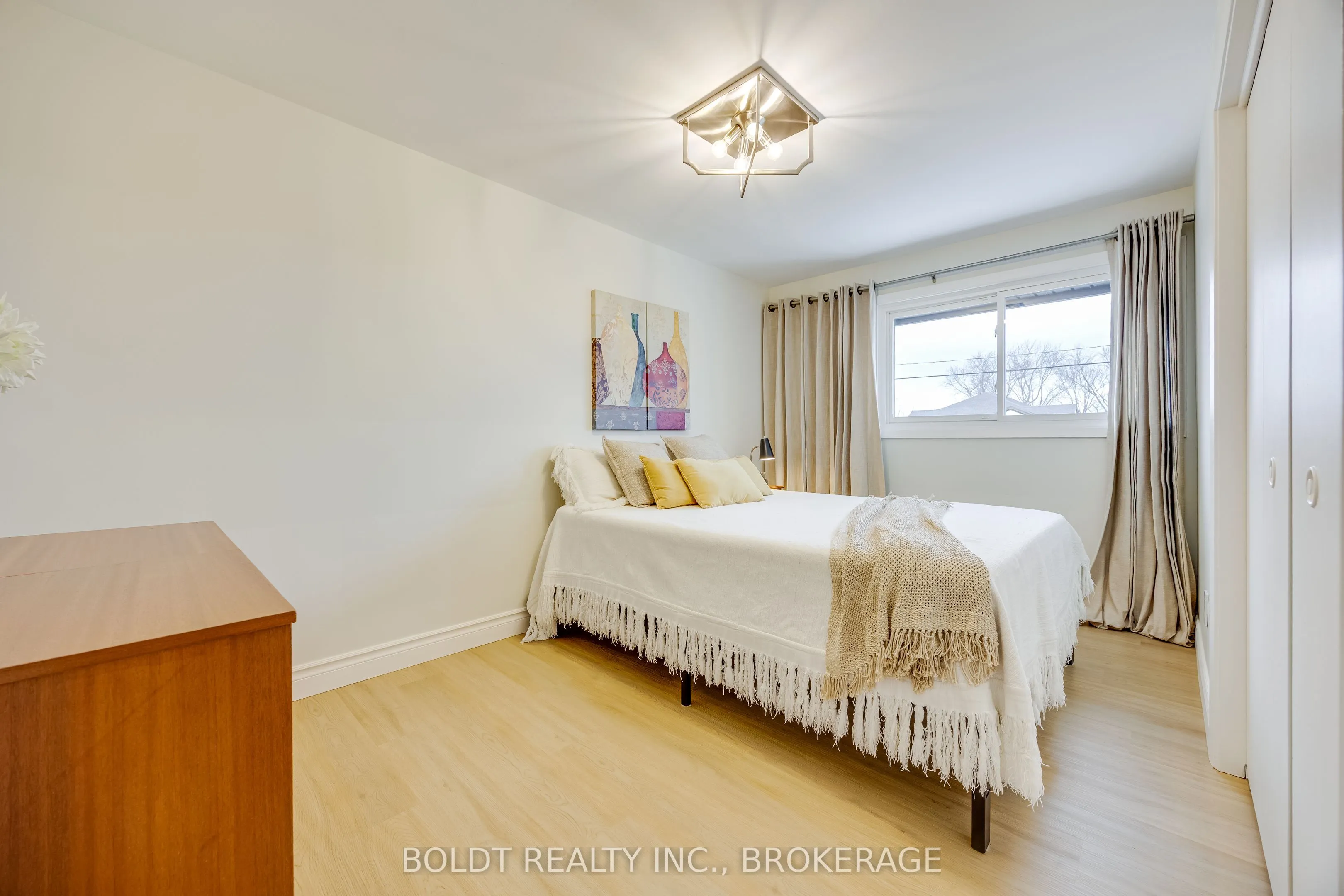 8143 Sarah Street