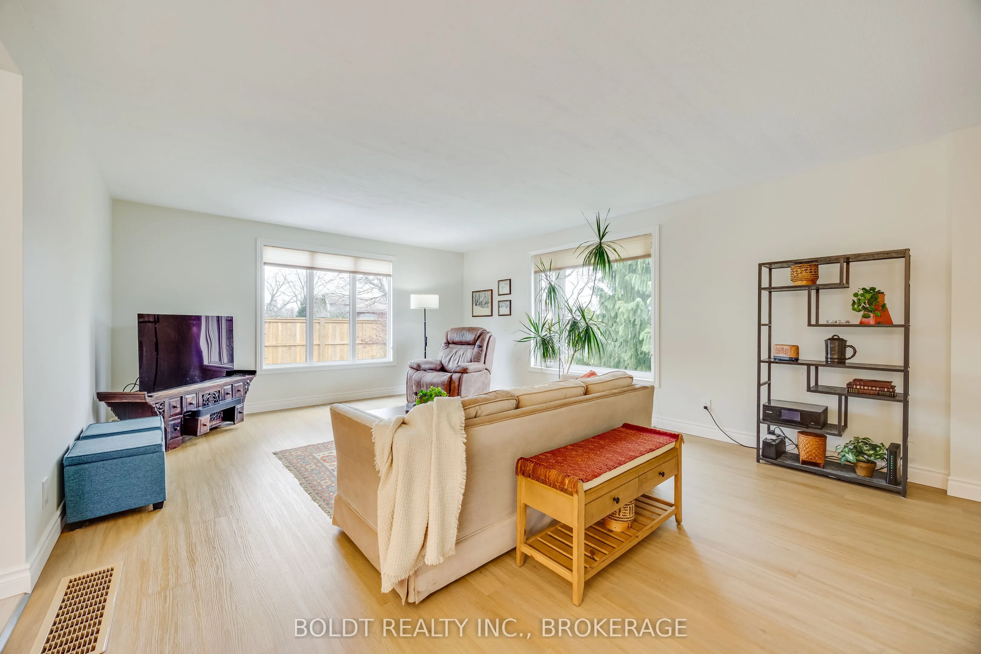 8143 Sarah Street