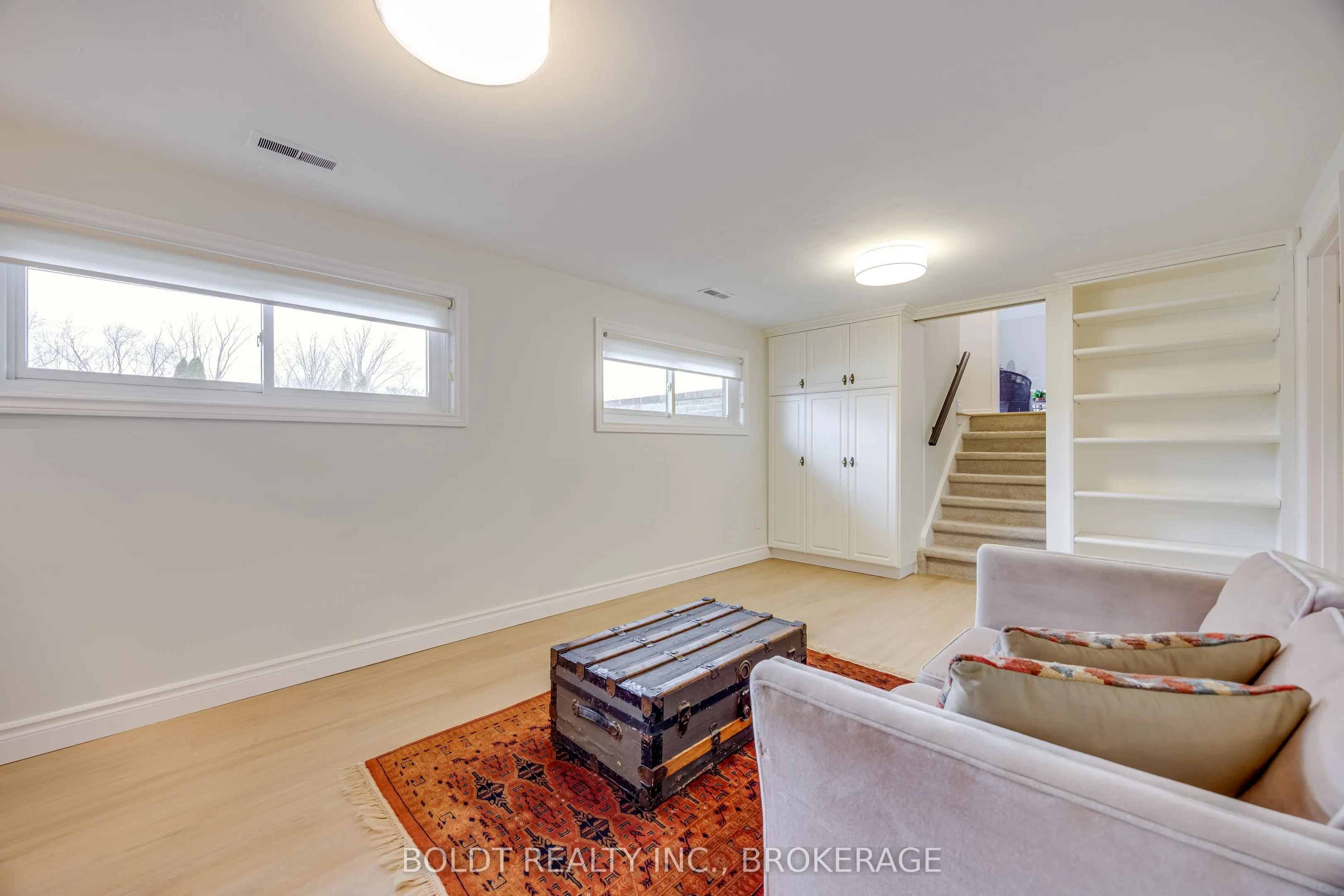 8143 Sarah Street