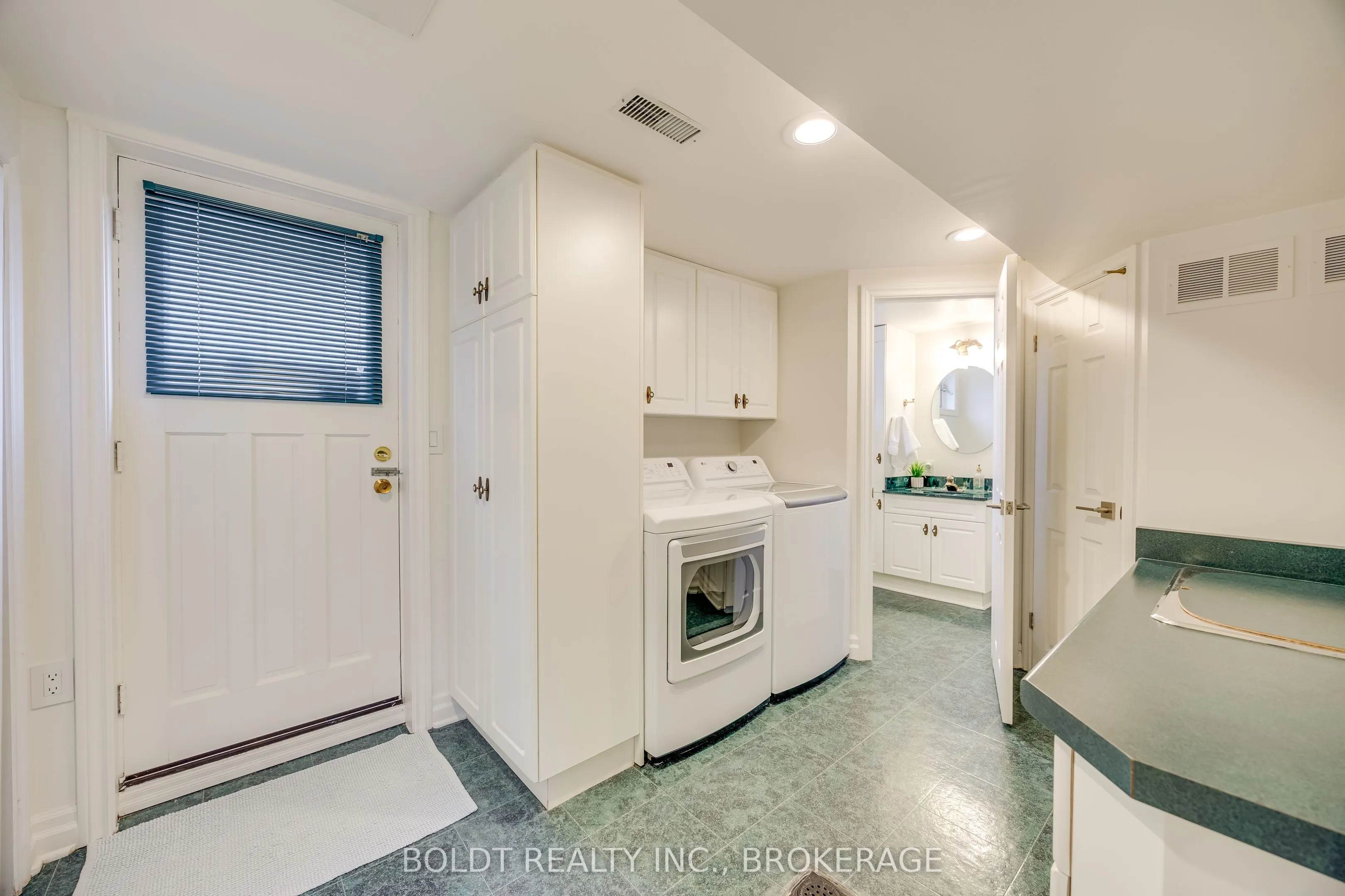 8143 Sarah Street