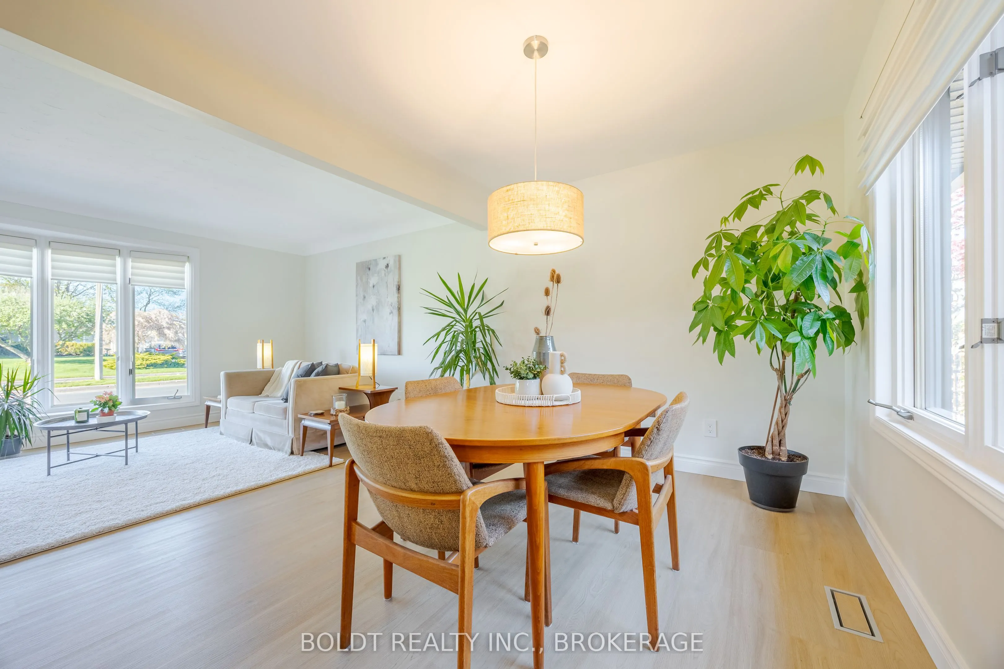 8143 Sarah Street