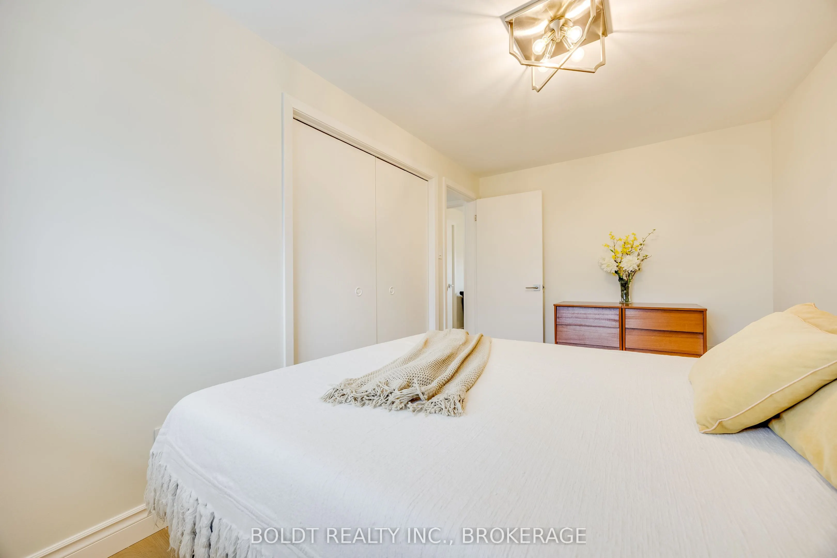 8143 Sarah Street