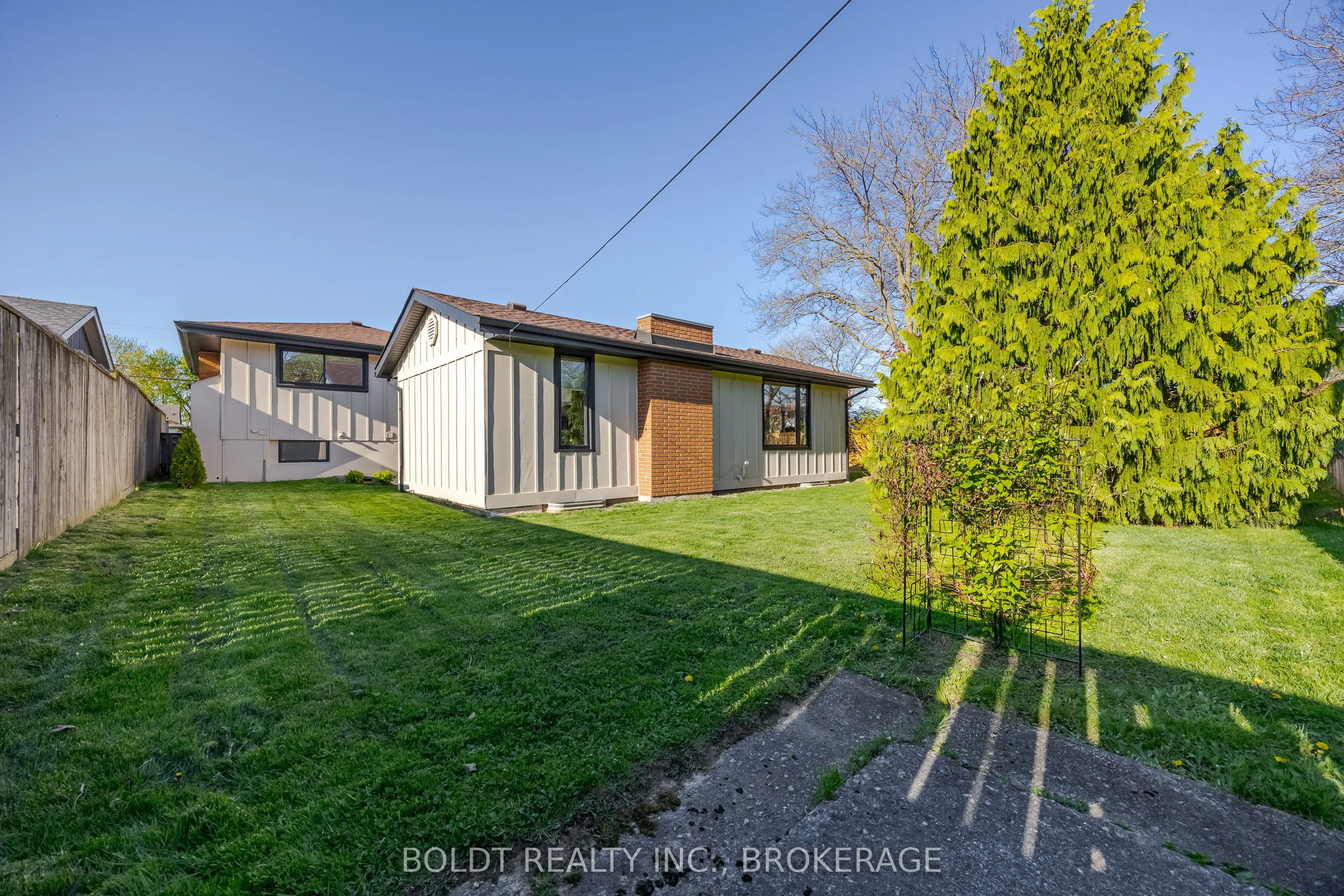 8143 Sarah Street