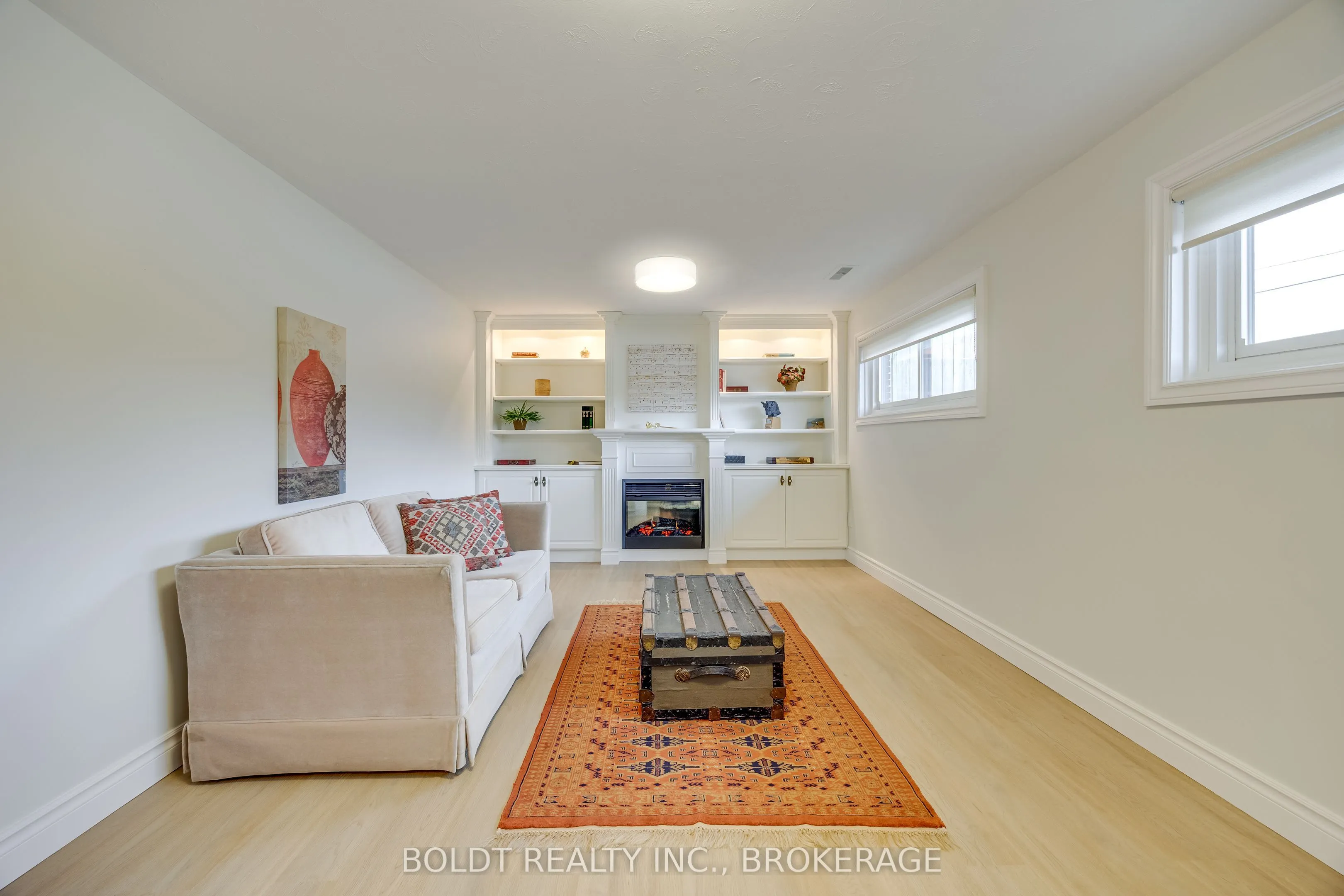 8143 Sarah Street