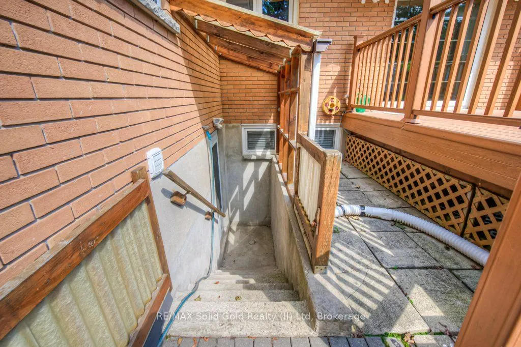 16 Wolfe's Court