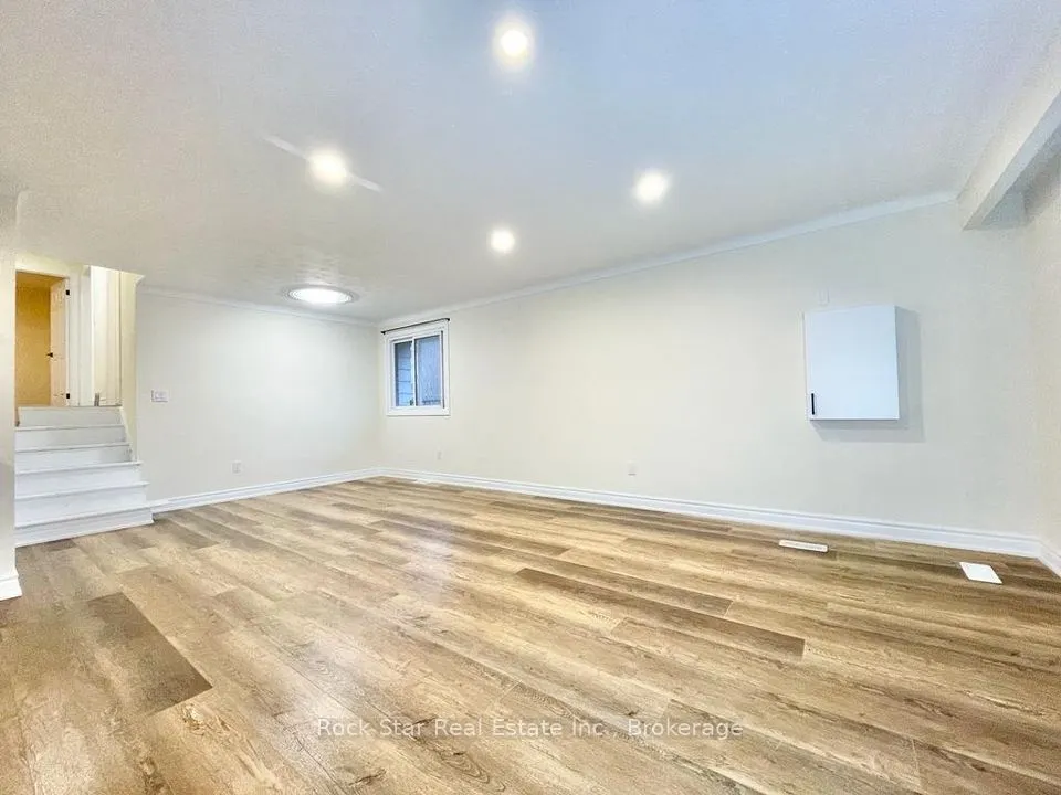 36 Highcourt Crescent