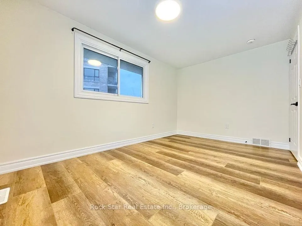 36 Highcourt Crescent