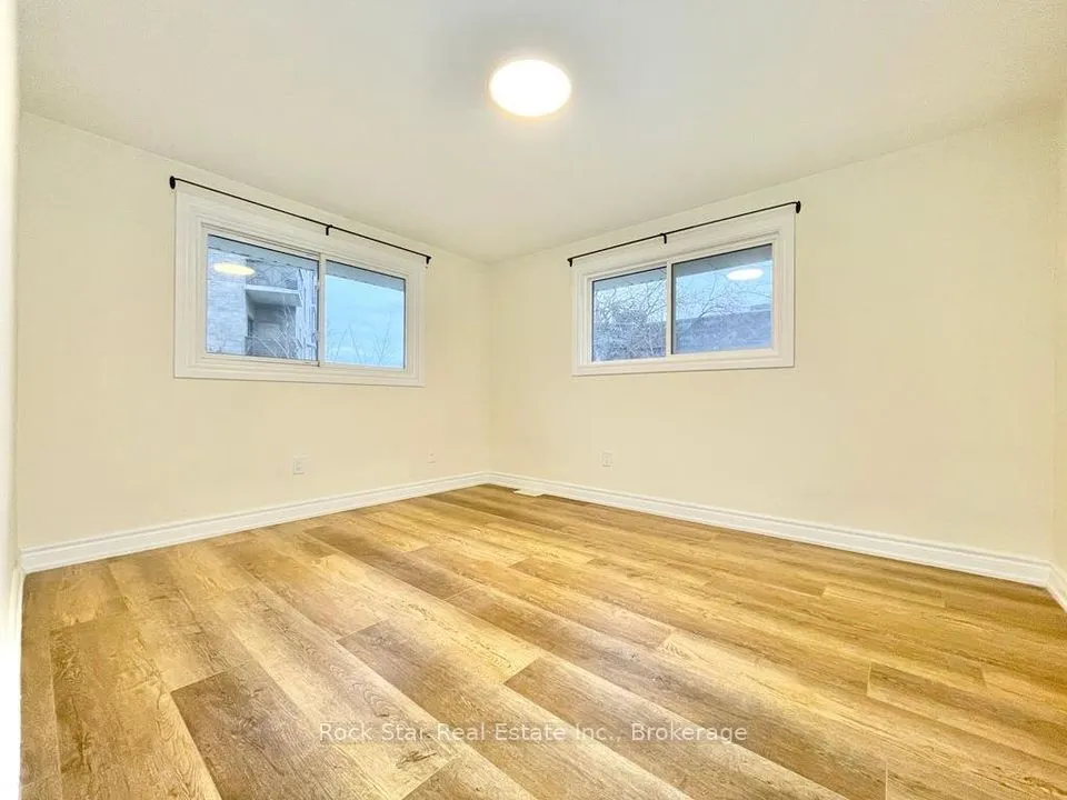 36 Highcourt Crescent