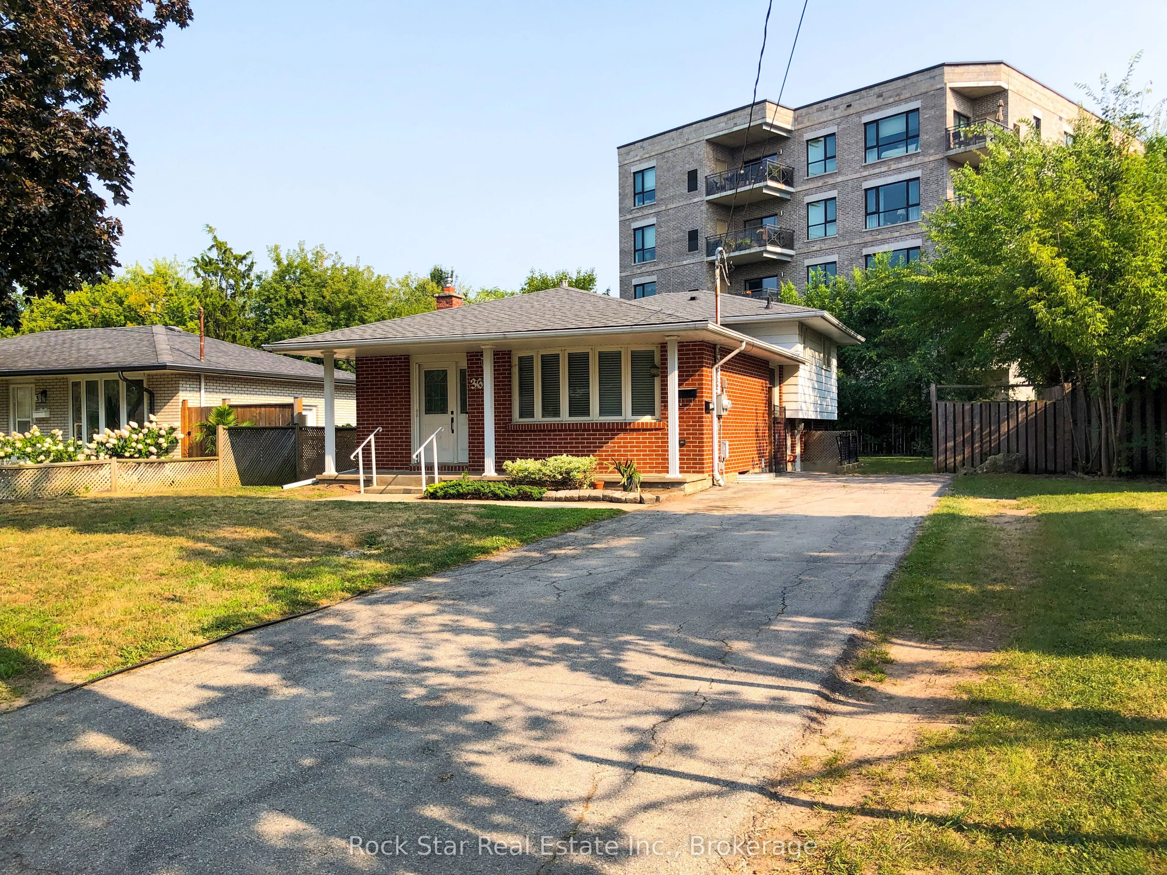 36 Highcourt Crescent