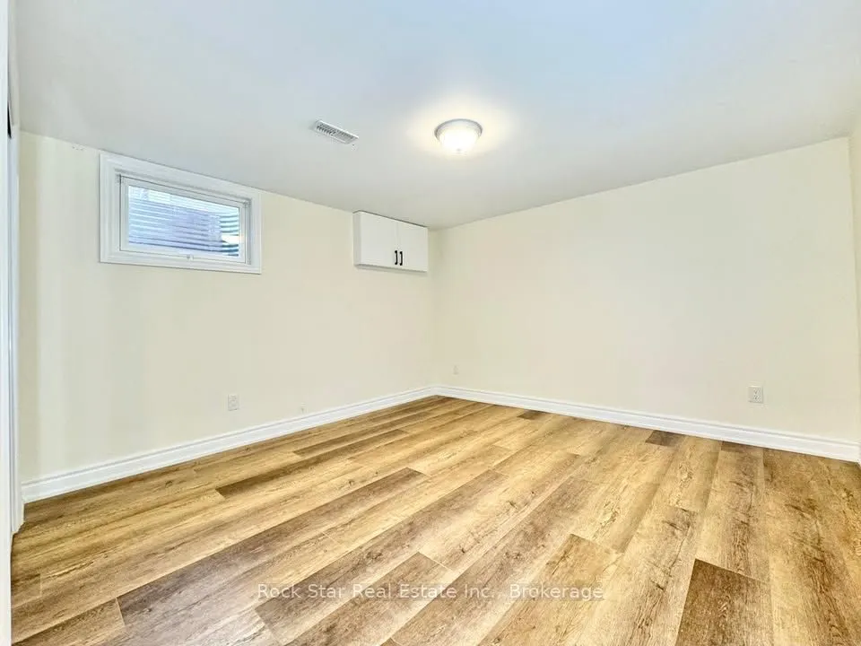 36 Highcourt Crescent