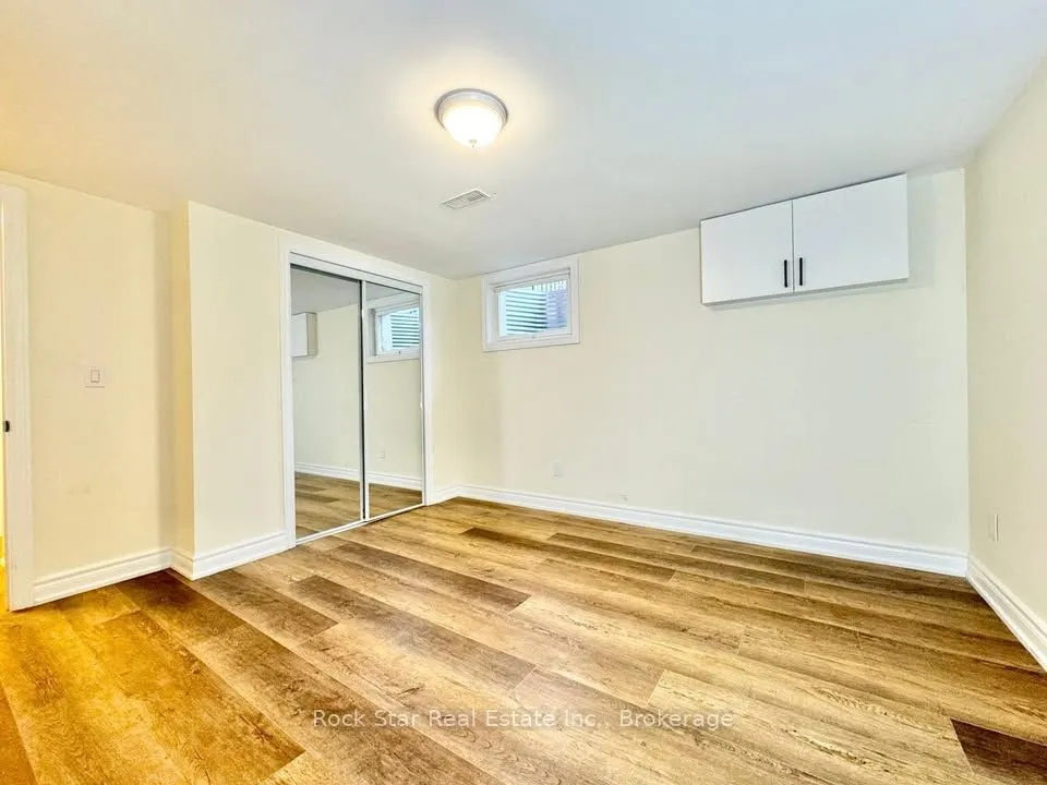 36 Highcourt Crescent