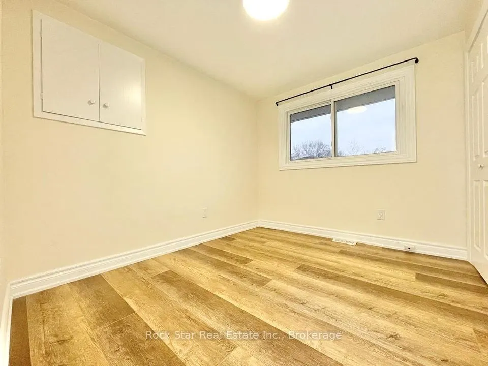 36 Highcourt Crescent