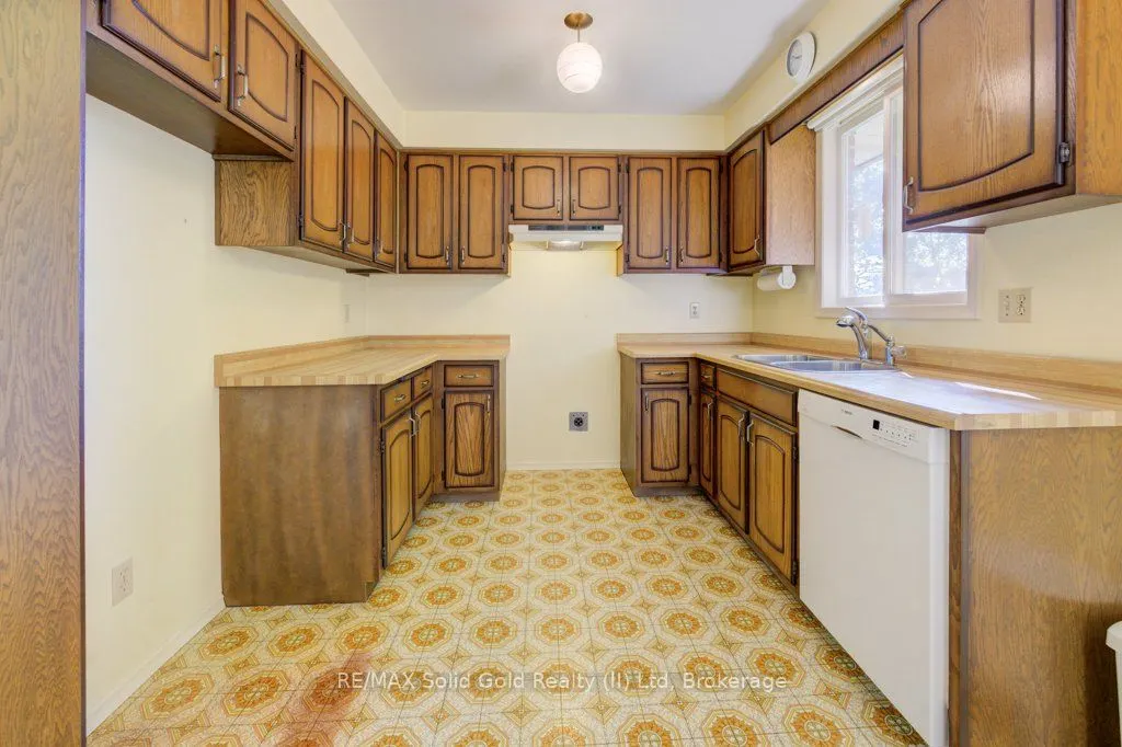 71 Ripley Crescent