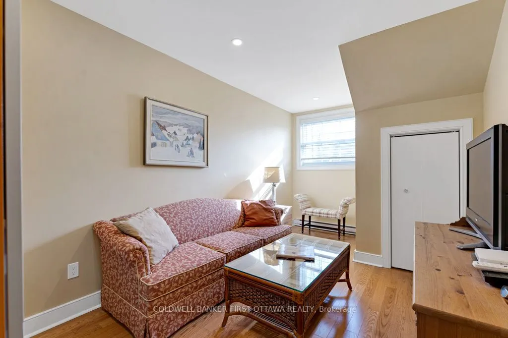 5B LEWIS Street