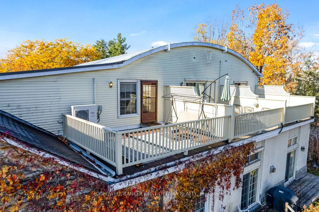 5B LEWIS Street