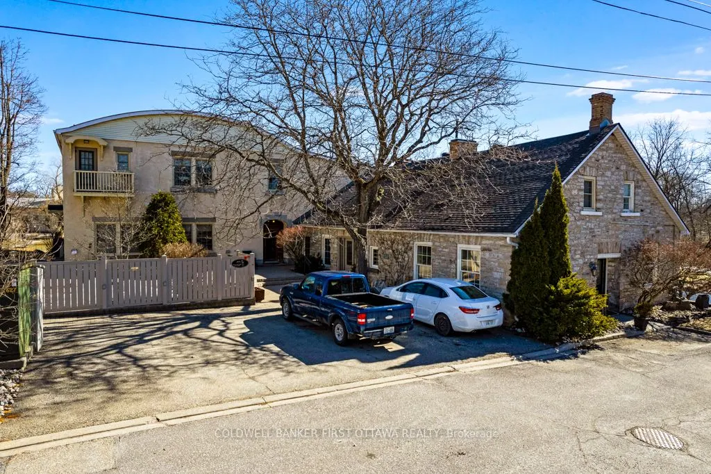 5B LEWIS Street
