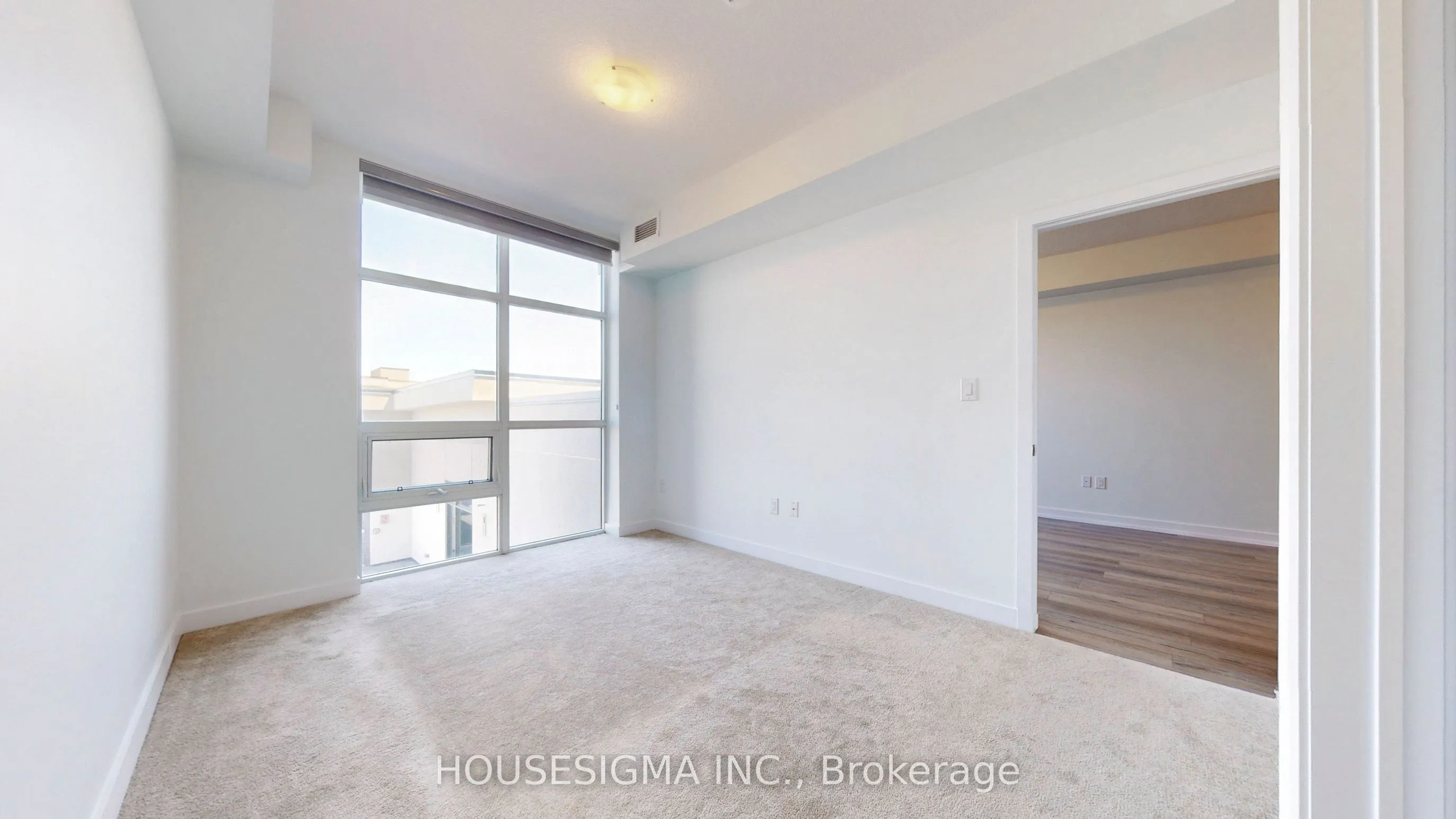 470 Dundas Street E, #606