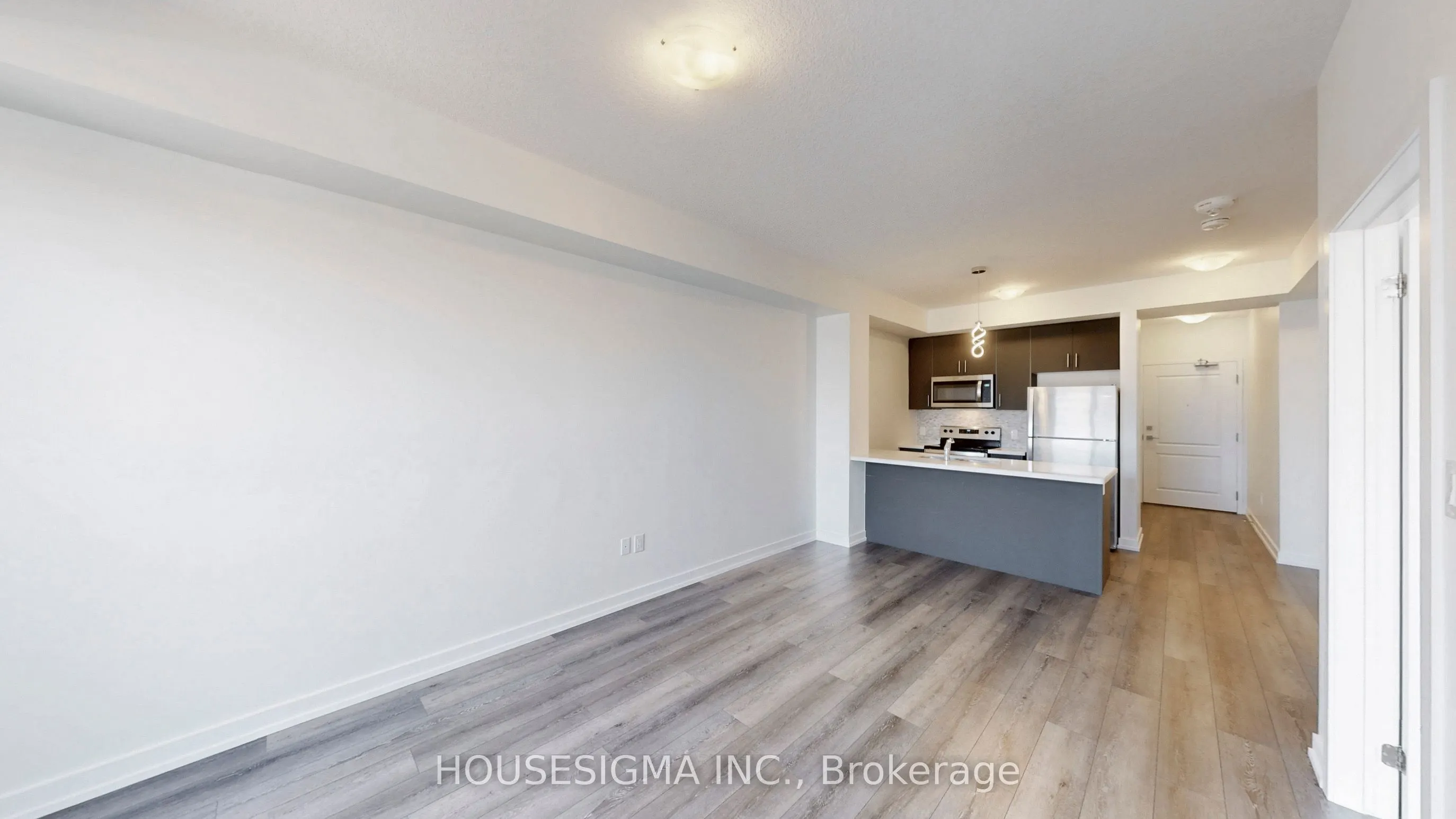 470 Dundas Street E, #606