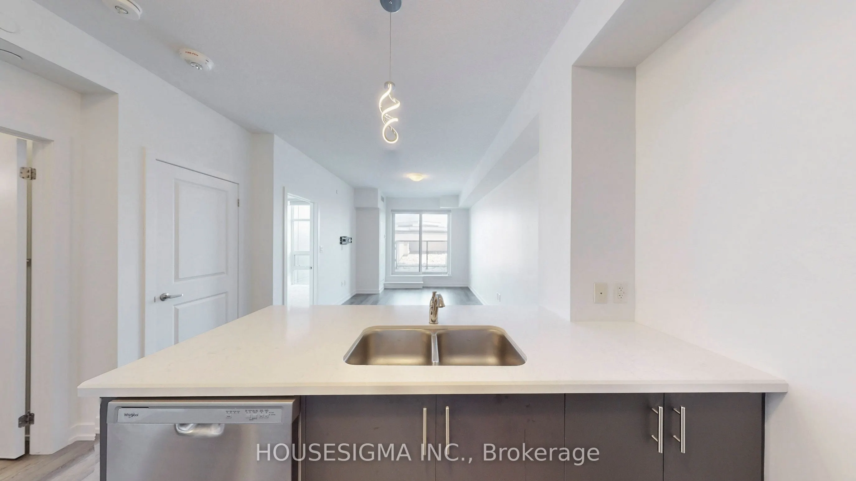 470 Dundas Street E, #606