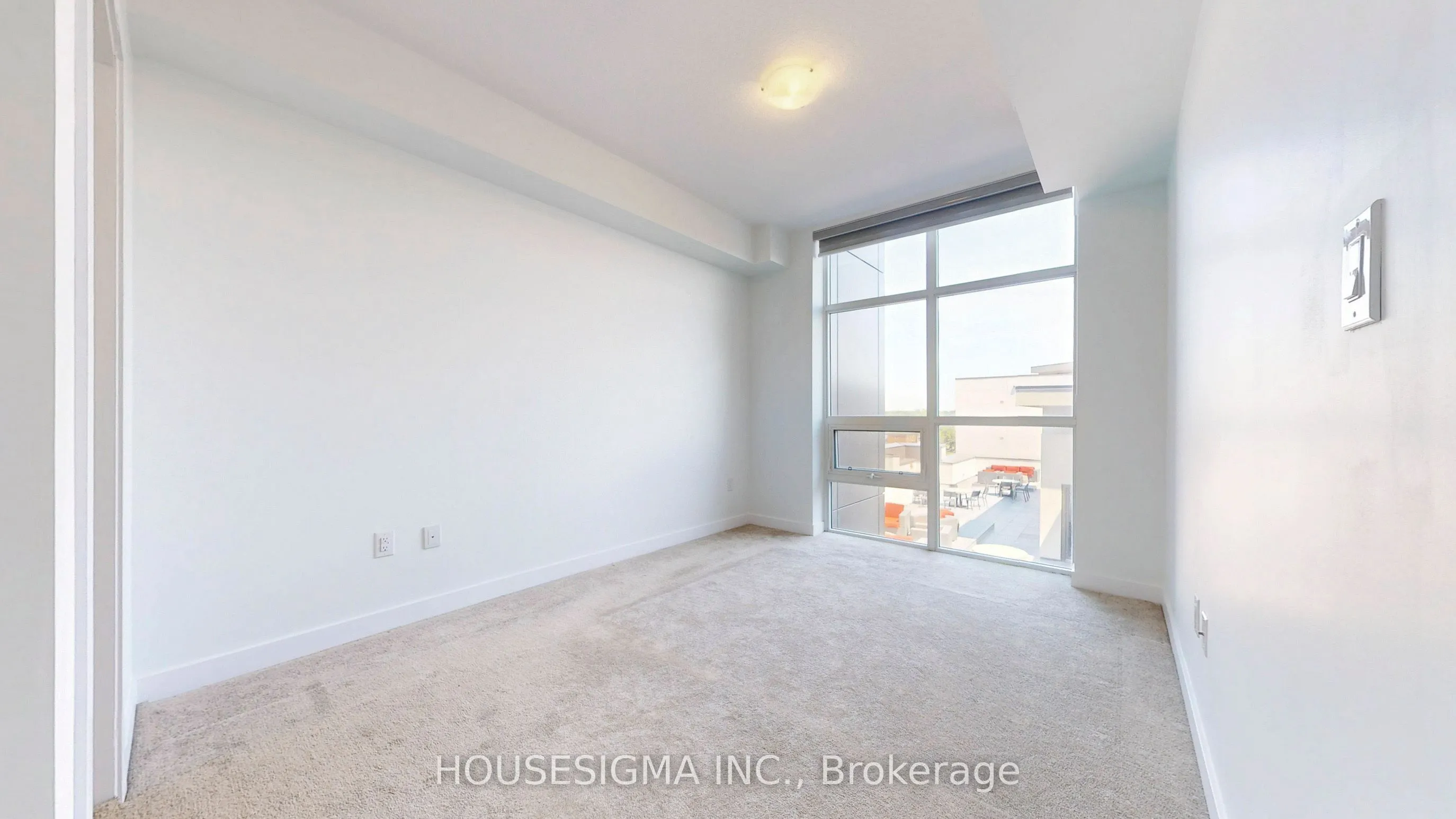 470 Dundas Street E, #606
