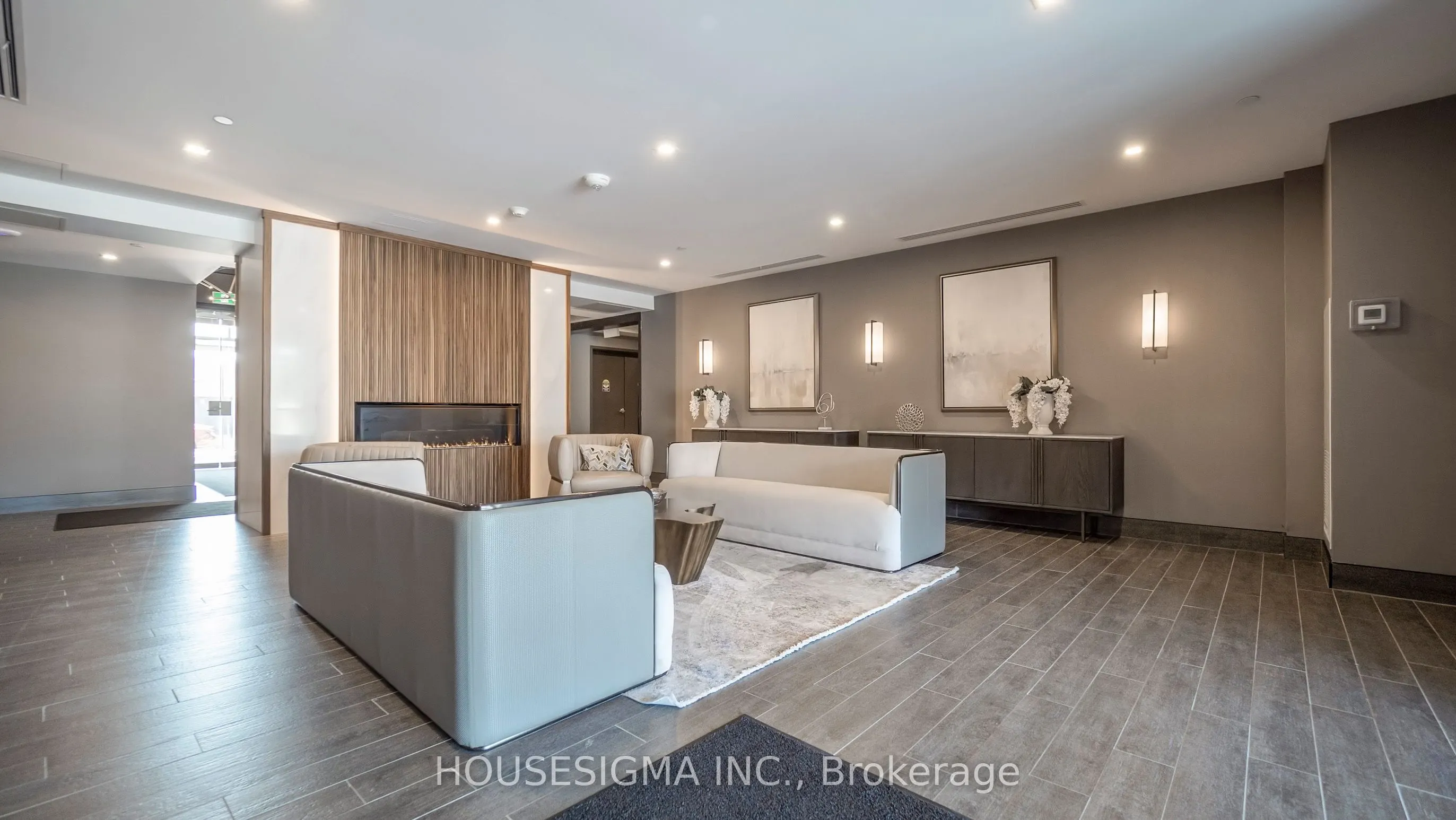 470 Dundas Street E, #606