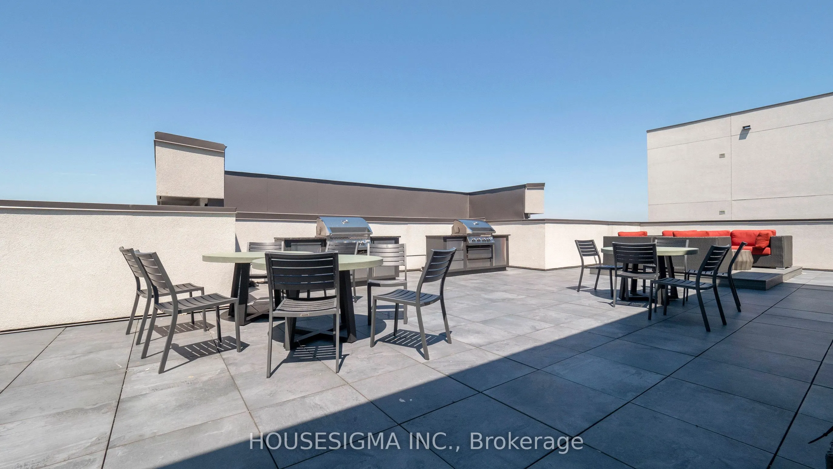 470 Dundas Street E, #606