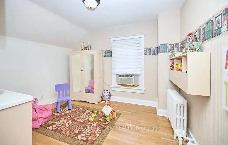 54 HENRY Street