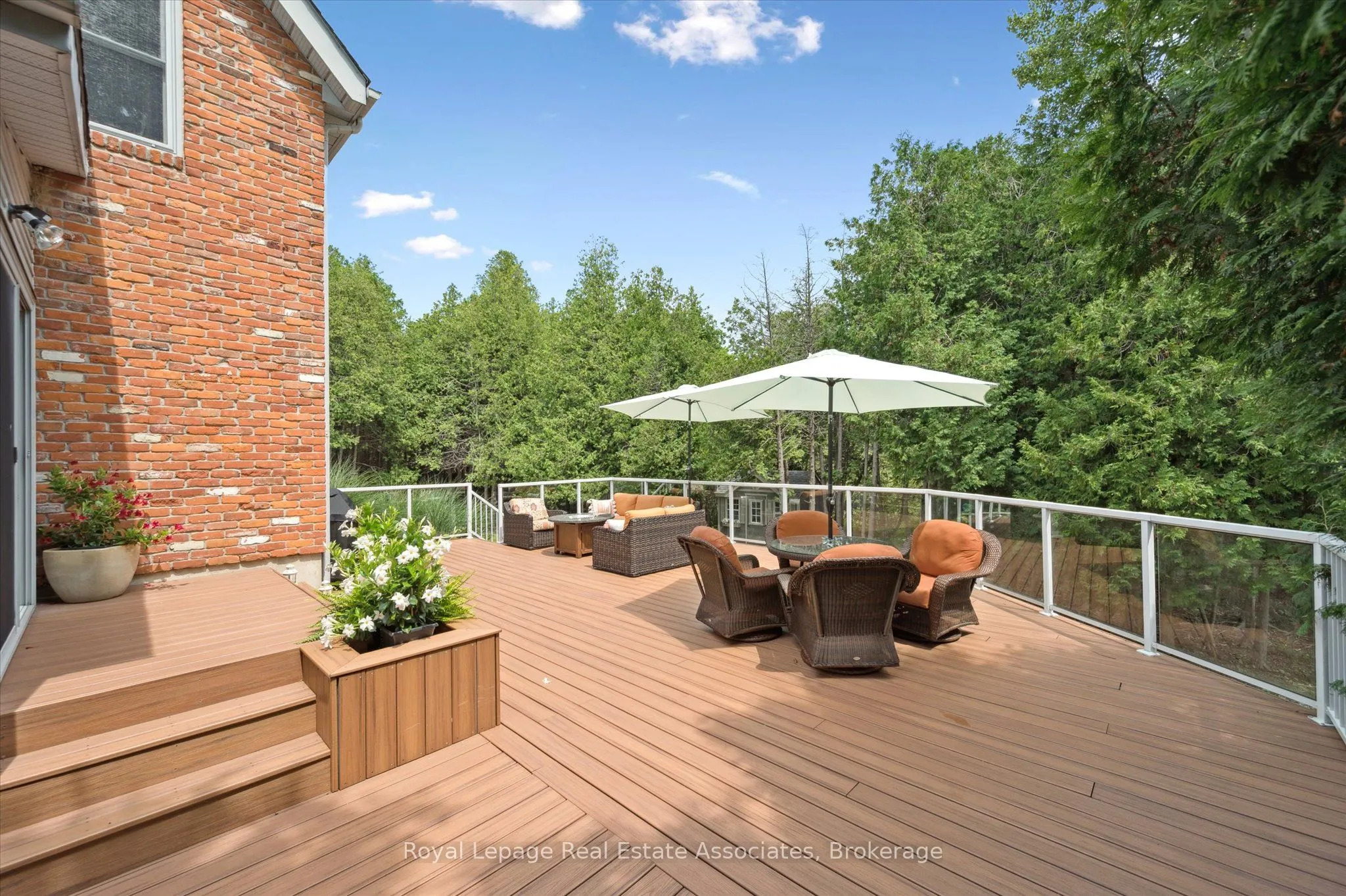 23 Brock Road N