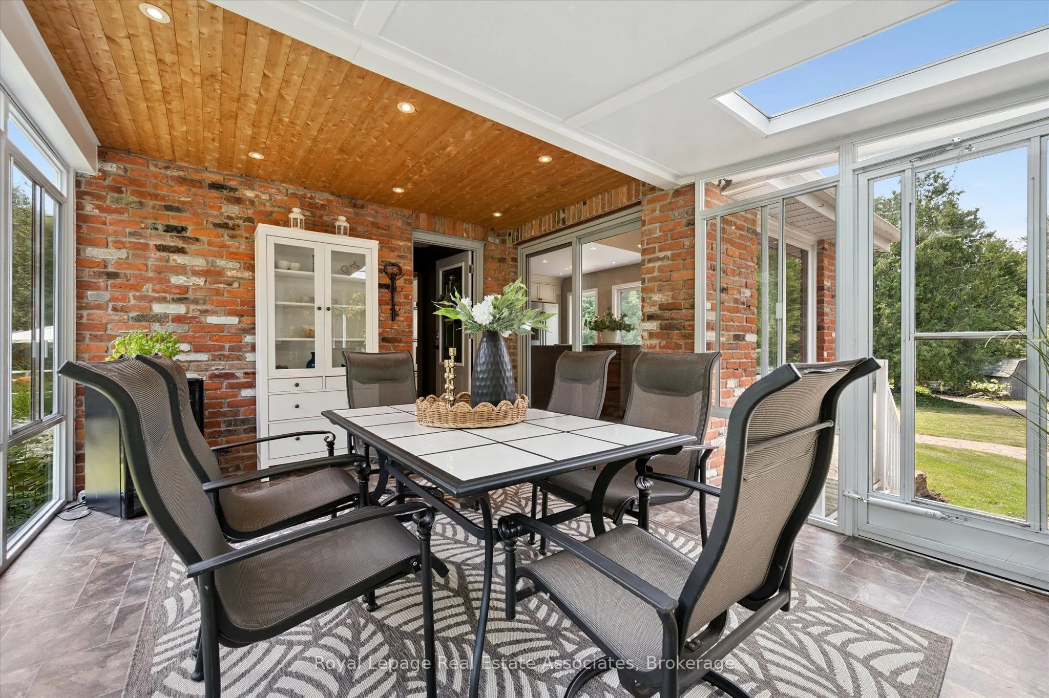 23 Brock Road N