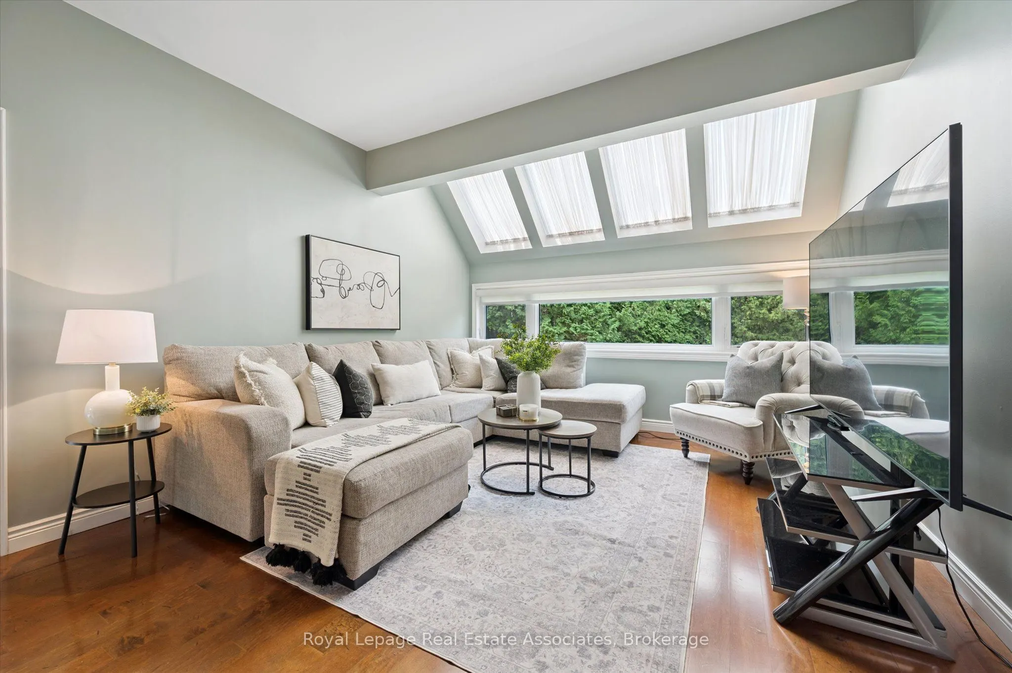 23 Brock Road N