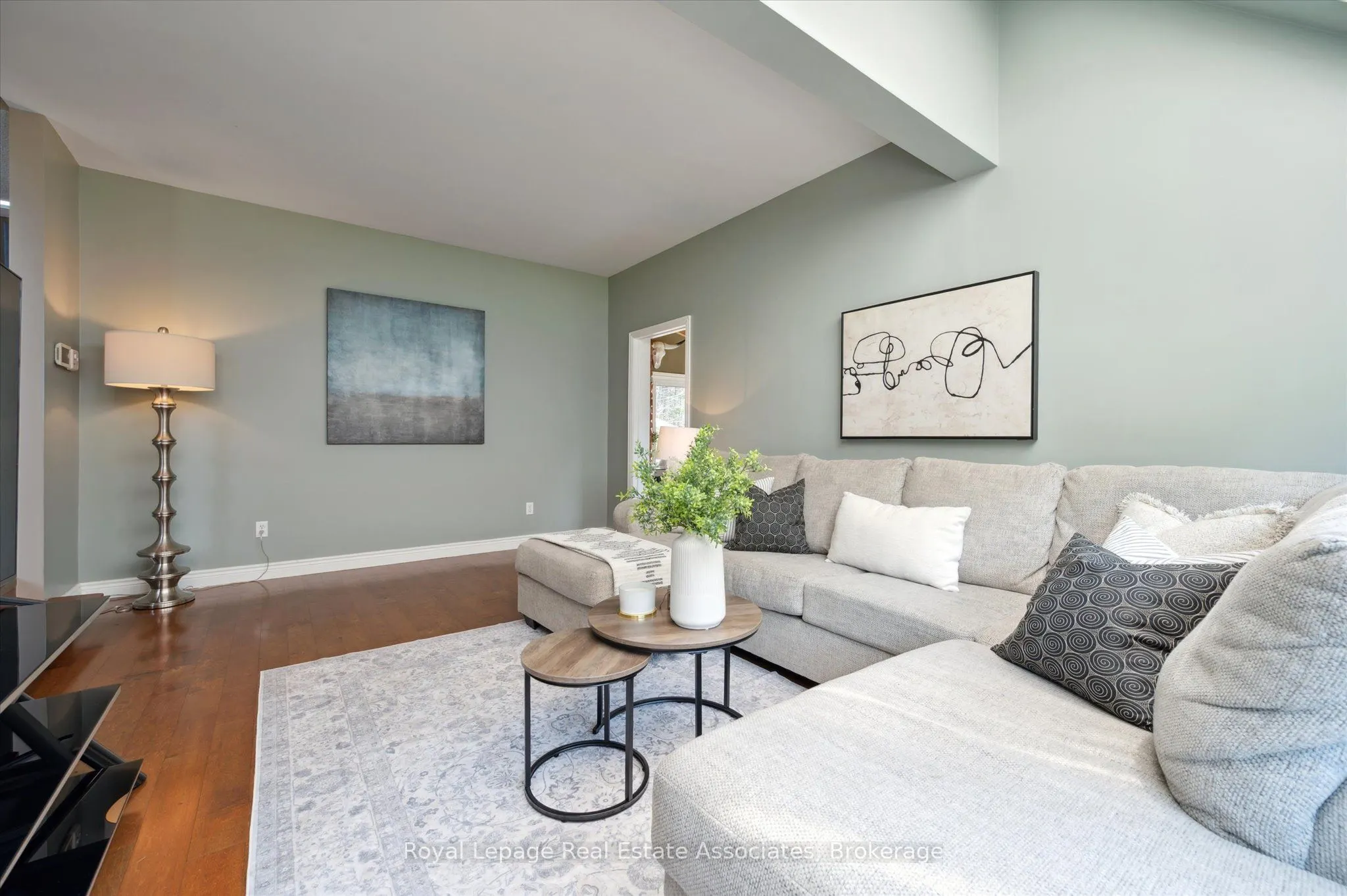 23 Brock Road N