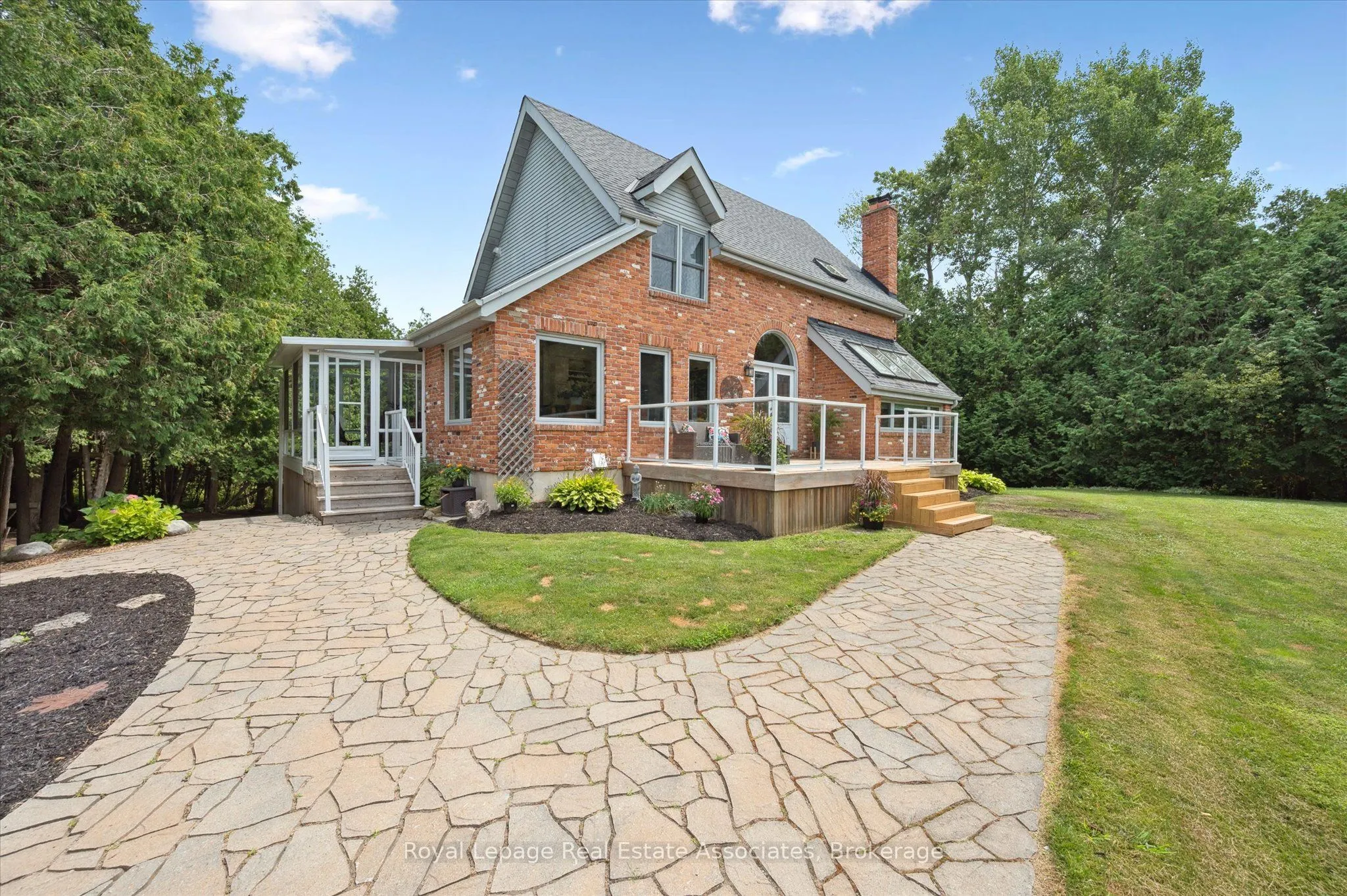 23 Brock Road N