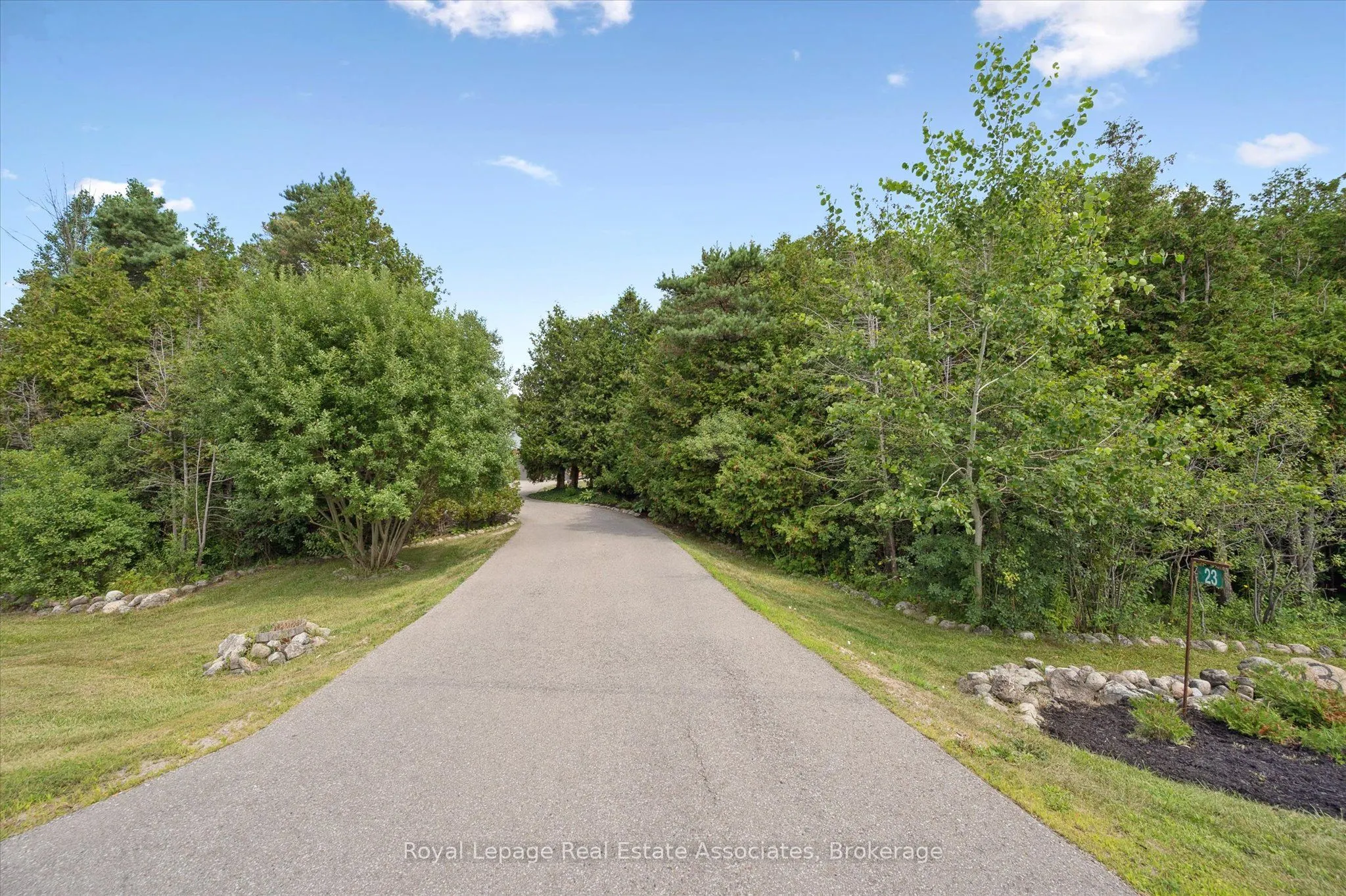 23 Brock Road N