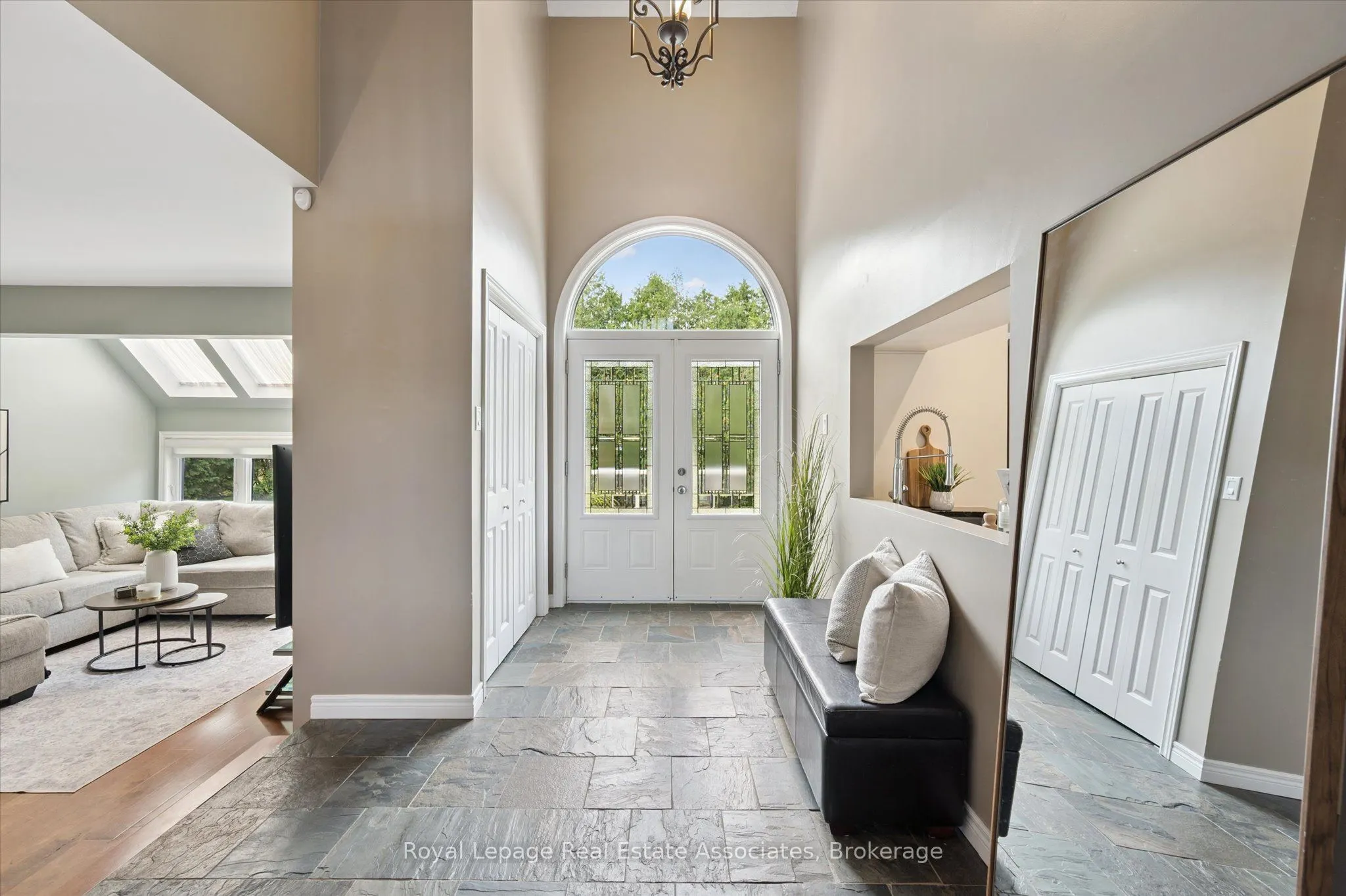 23 Brock Road N