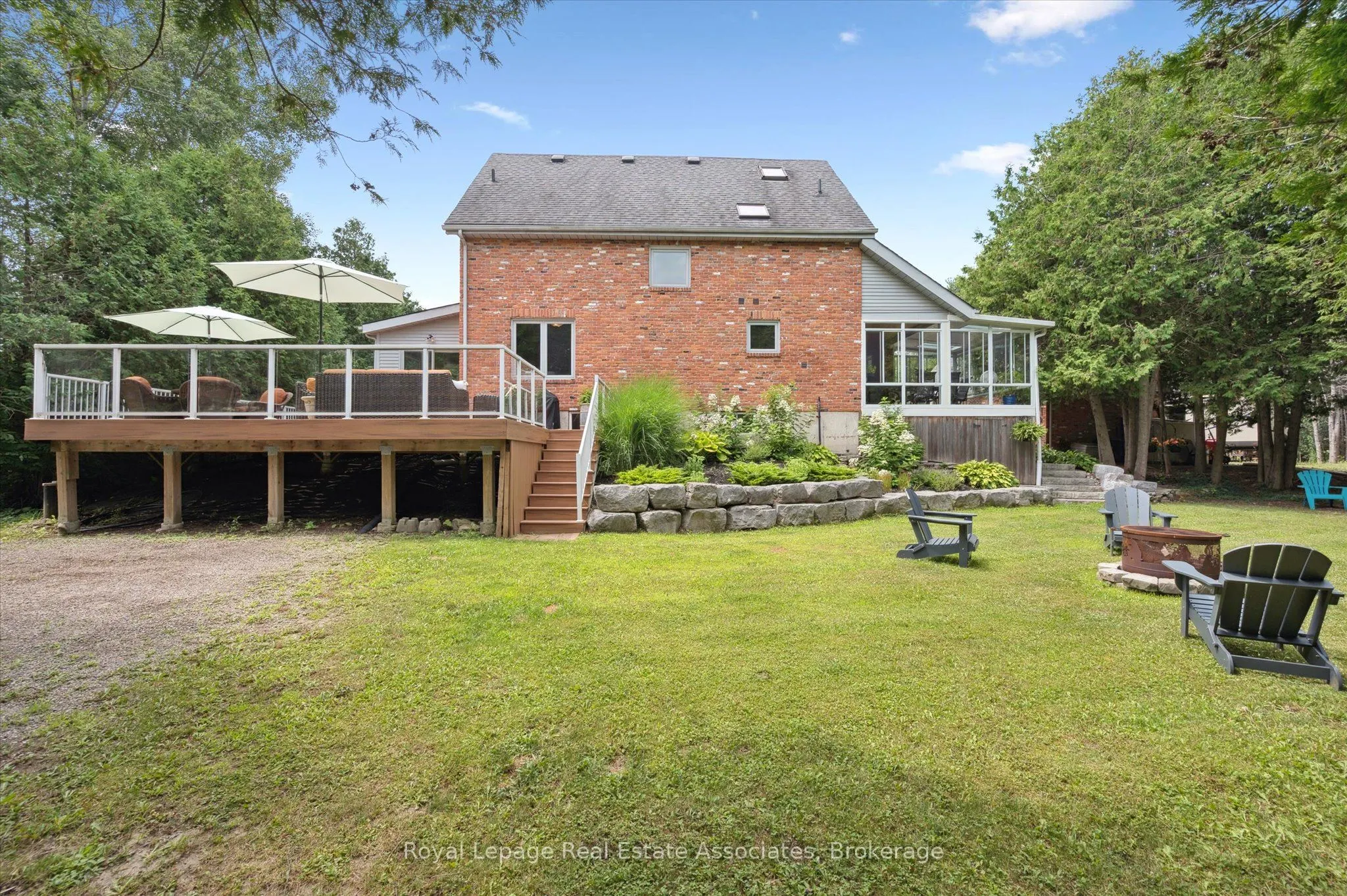 23 Brock Road N