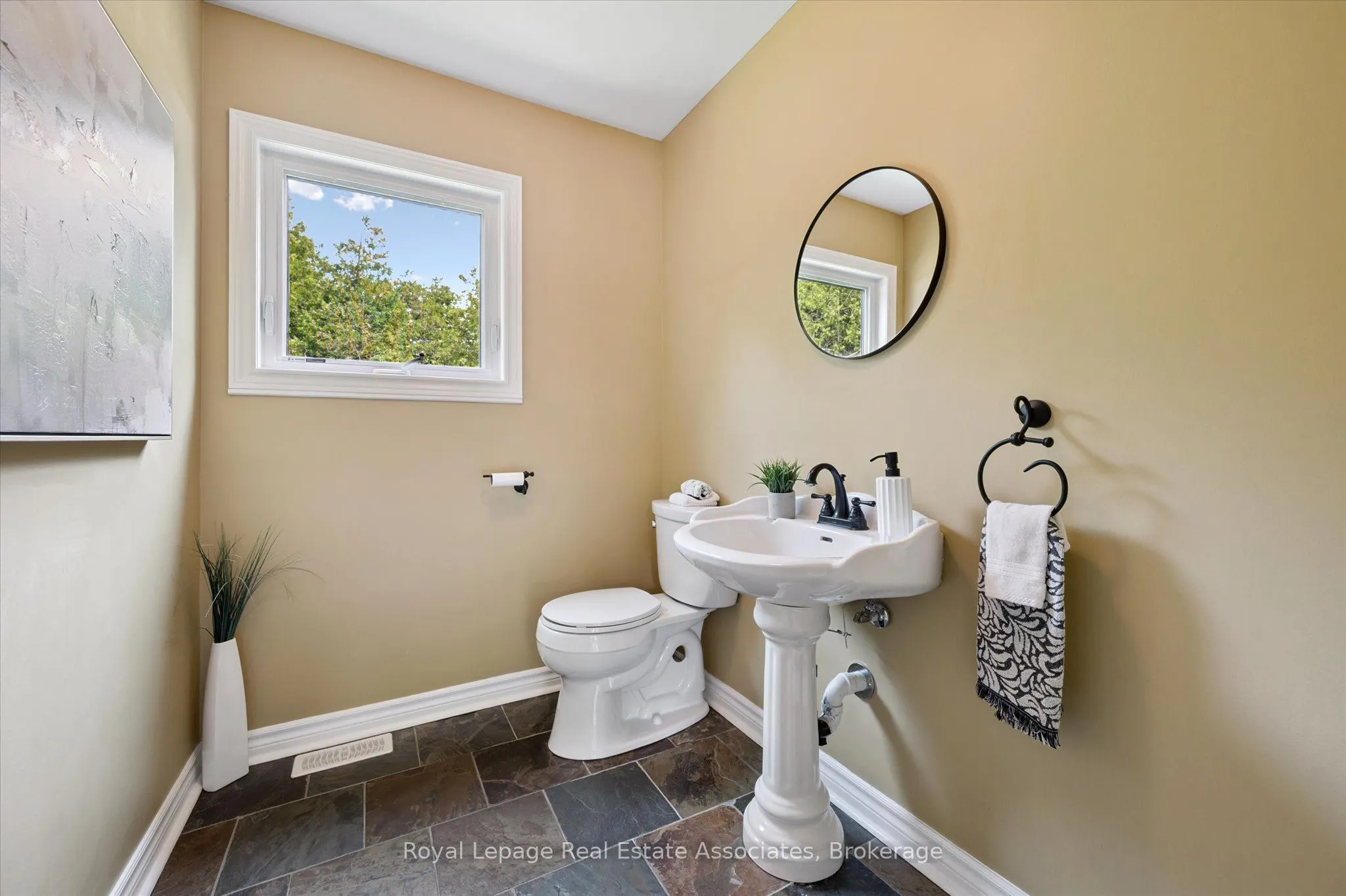23 Brock Road N