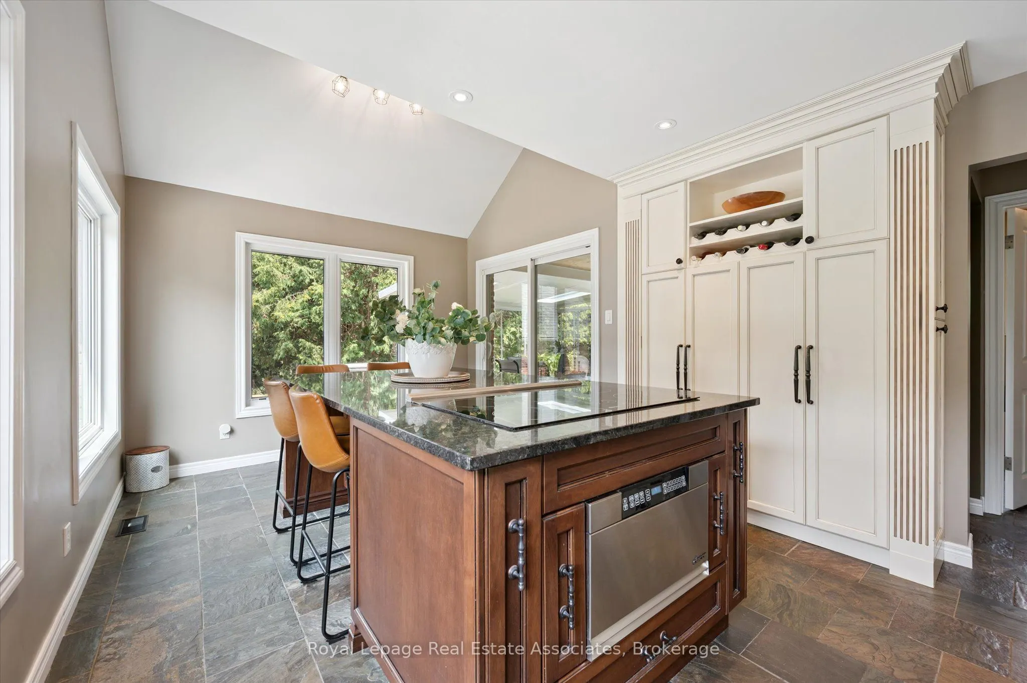 23 Brock Road N