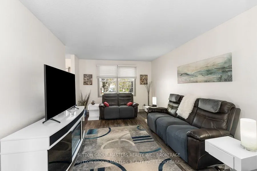 19 MacPherson Avenue W, #28