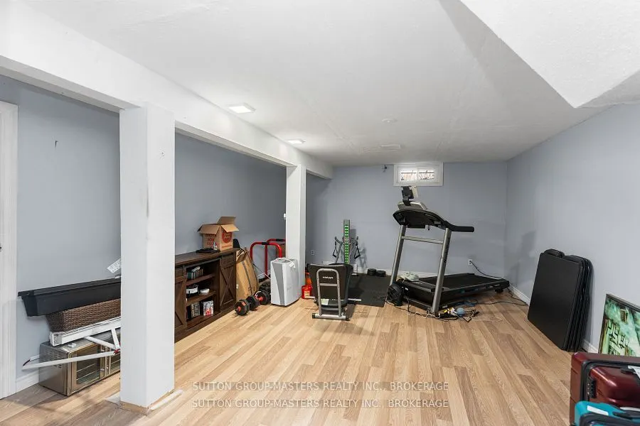 19 MacPherson Avenue W, #28