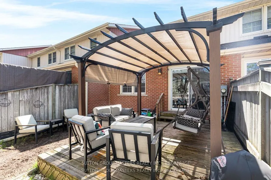 19 MacPherson Avenue W, #28