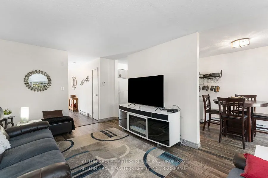 19 MacPherson Avenue W, #28