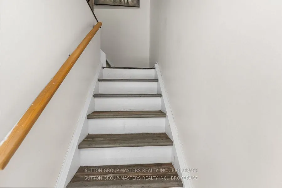 19 MacPherson Avenue W, #28