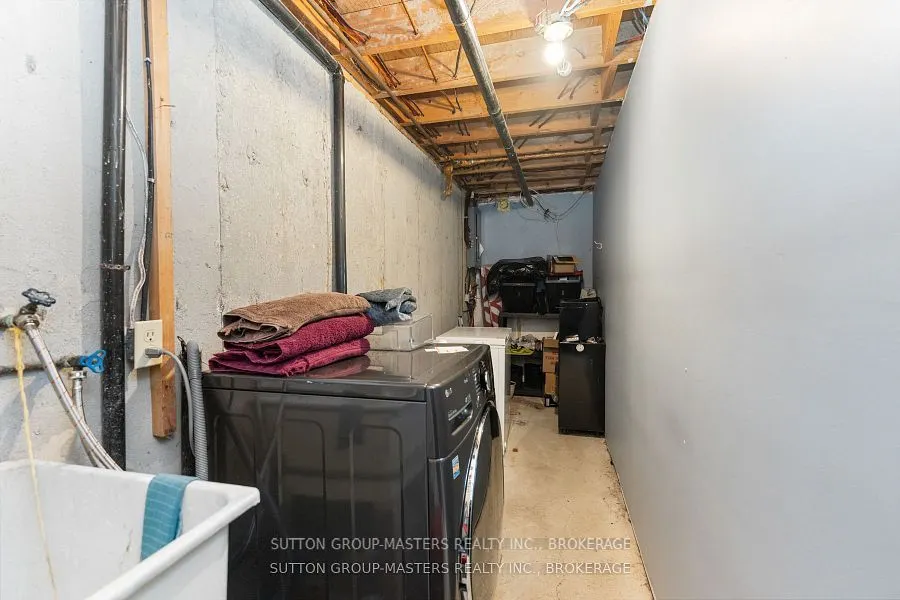 19 MacPherson Avenue W, #28