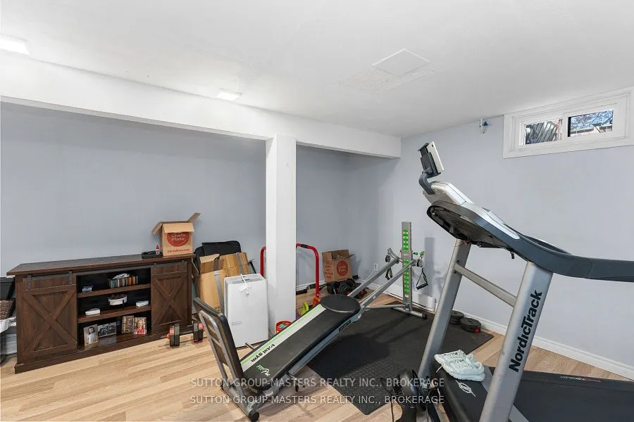 19 MacPherson Avenue W, #28