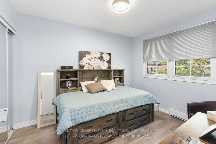 19 MacPherson Avenue W, #28